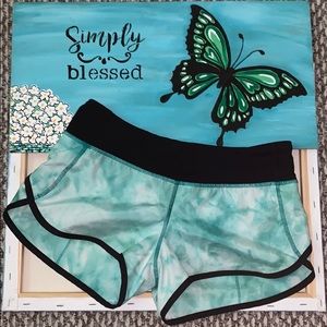 Size 4. Lululemon shorts 2.5”